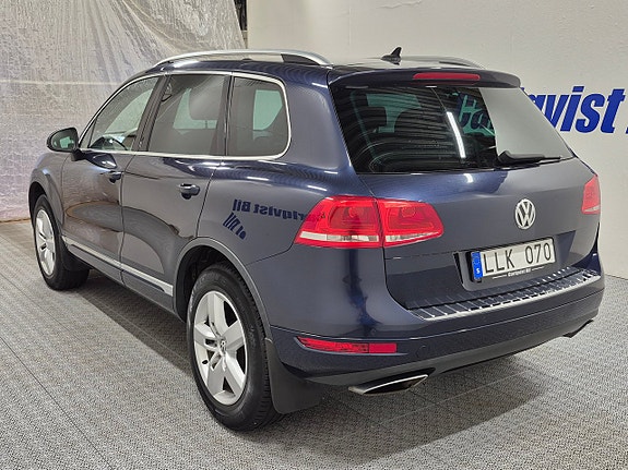 Volkswagen Touareg 3 of 7