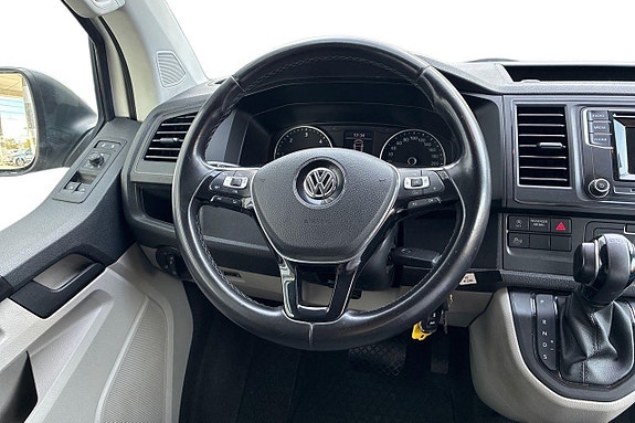Volkswagen Transporter 12 of 22