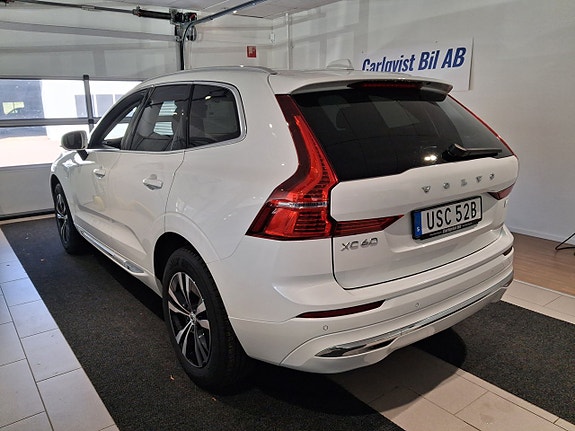 Volvo XC60 2 of 7