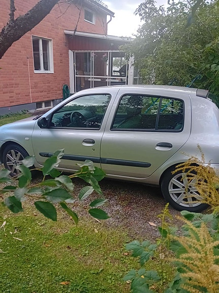 Renault Clio 7 of 11