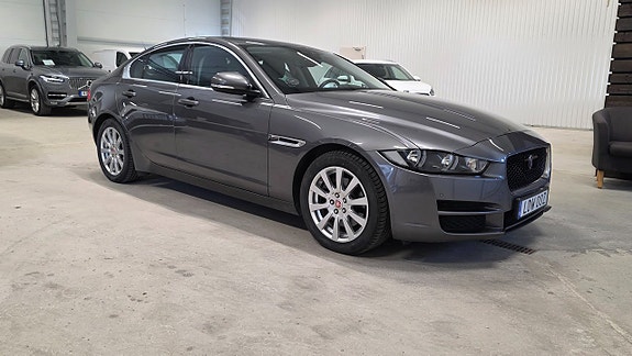 Jaguar XE 7 of 28