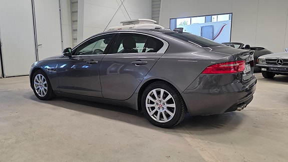 Jaguar XE 3 of 28