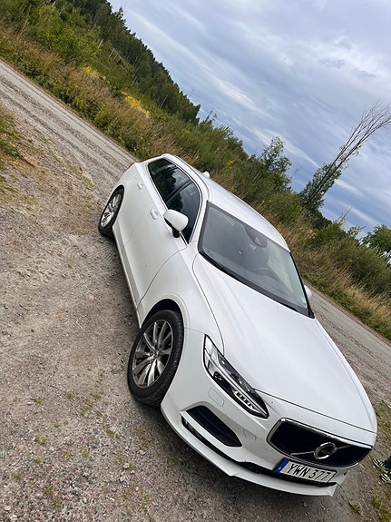 Volvo V90 2 of 7