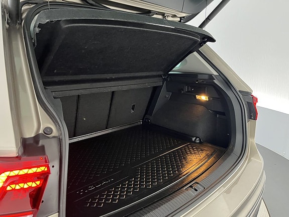 Volkswagen Tiguan 21 of 27