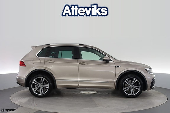 Volkswagen Tiguan 2 of 27