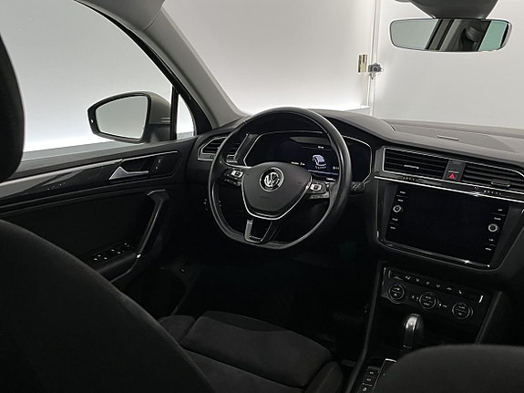Volkswagen Tiguan 6 of 27