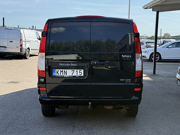 Mercedes-Benz Vito 113 2 of 8