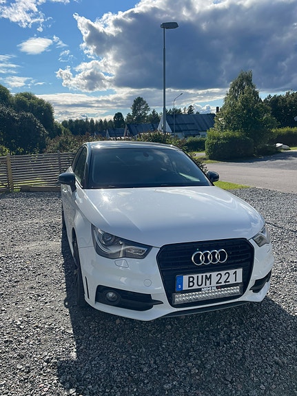 Audi A1 2 of 18