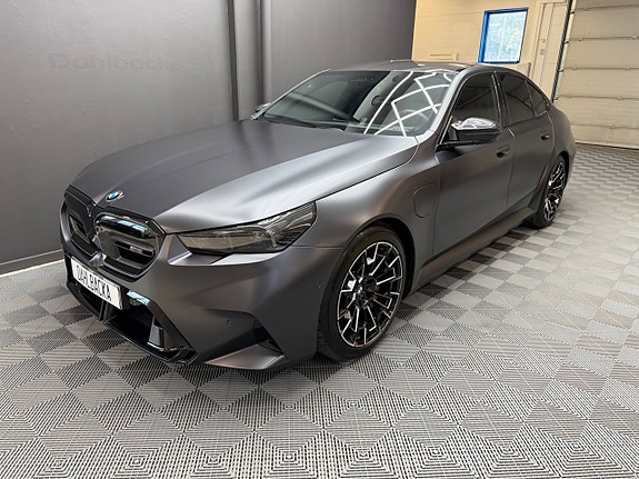 BMW M5 2 of 19