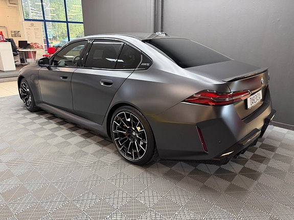 BMW M5 4 of 19