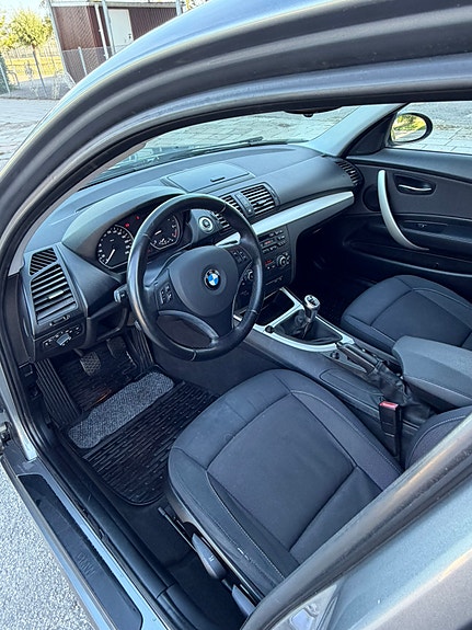 BMW 116i 5 of 7