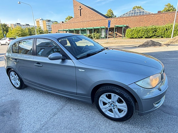 BMW 116i 2 of 7