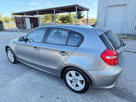 BMW 116i 3 of 7