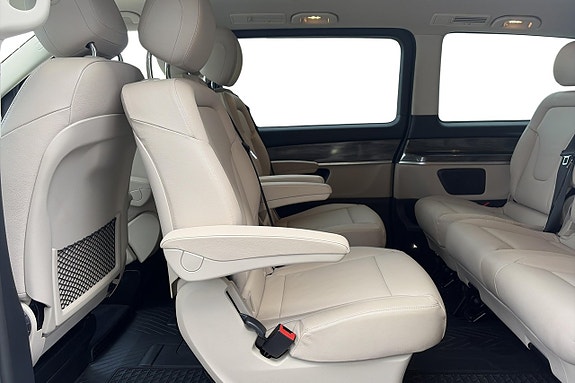 Mercedes-Benz V250 d 23 of 28