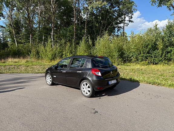 Renault Clio 2 of 2
