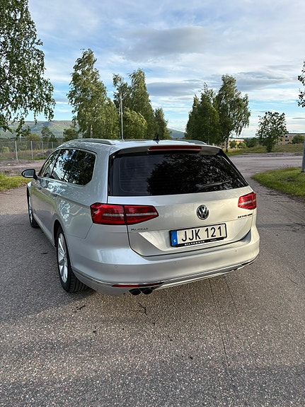 Volkswagen Passat 3 of 10