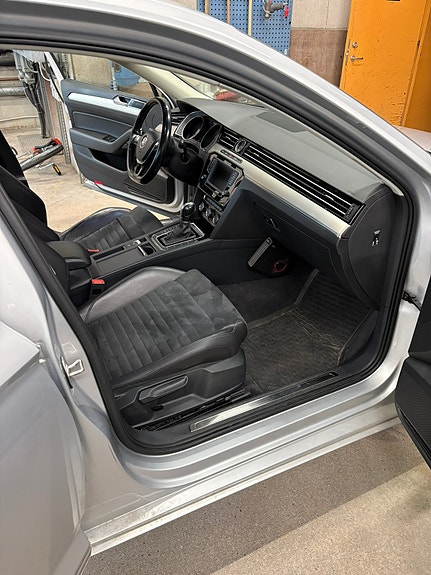 Volkswagen Passat 6 of 10