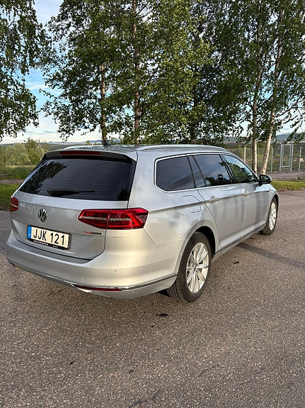Volkswagen Passat 4 of 10