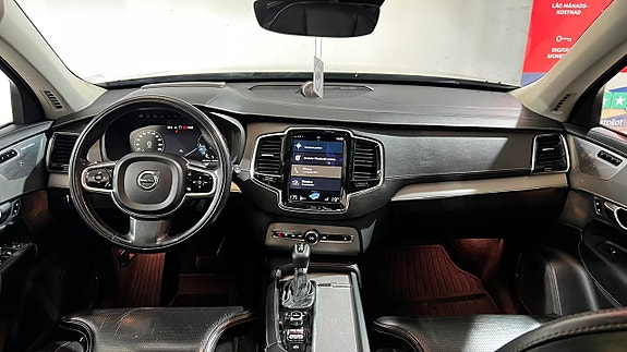 Volvo XC90 18 of 30