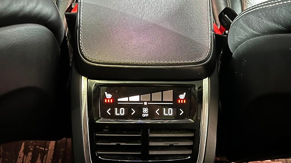 Volvo XC90 21 of 30
