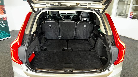 Volvo XC90 8 of 30