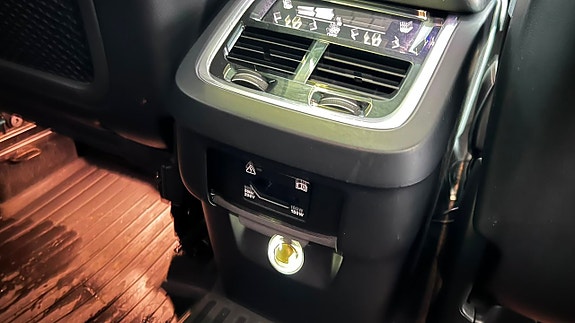 Volvo XC90 15 of 30