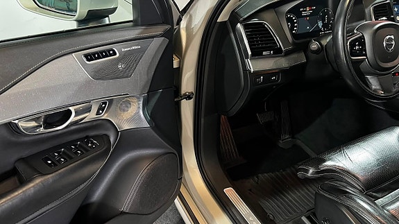 Volvo XC90 17 of 30
