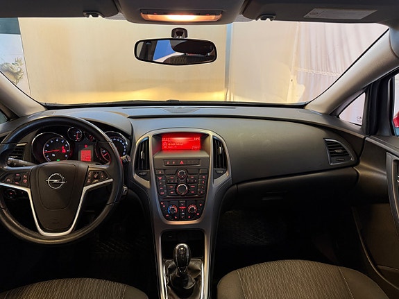 Opel Astra 7 of 9