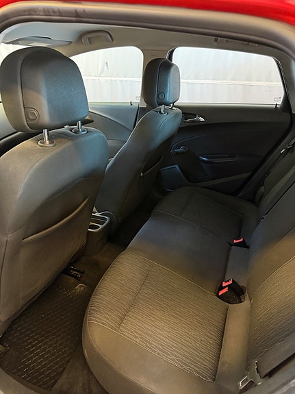 Opel Astra 8 of 9