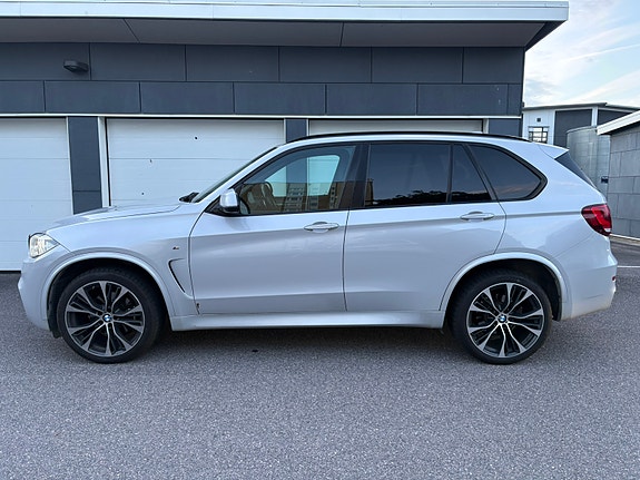 BMW X5 2 of 6