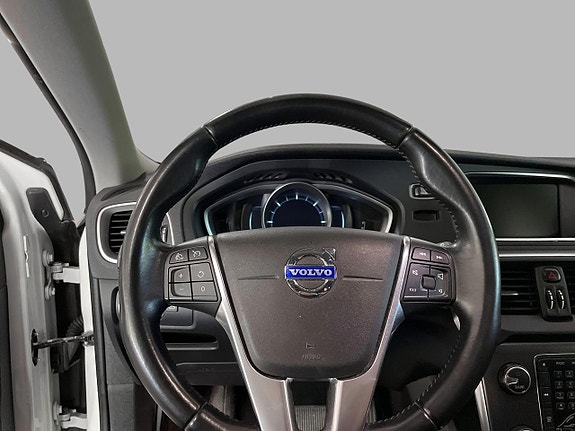 Volvo V40 Cross Country 10 of 16