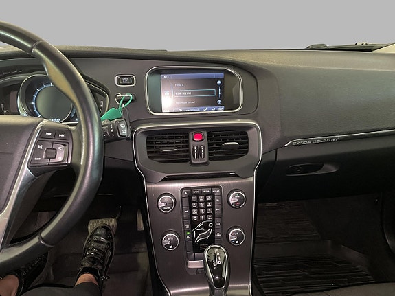 Volvo V40 Cross Country 14 of 16