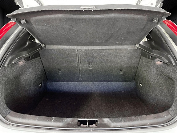 Volvo V40 Cross Country 15 of 16