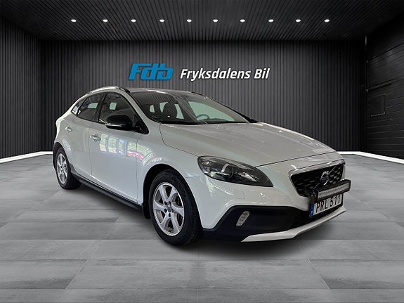 Volvo V40 Cross Country 7 of 16