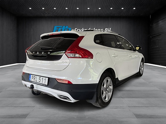 Volvo V40 Cross Country 5 of 16