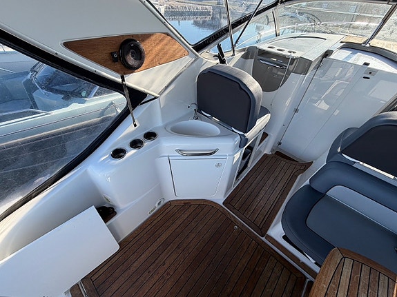 Bayliner 3055 med 2x 300hk Diesel maskiner! 5 of 12