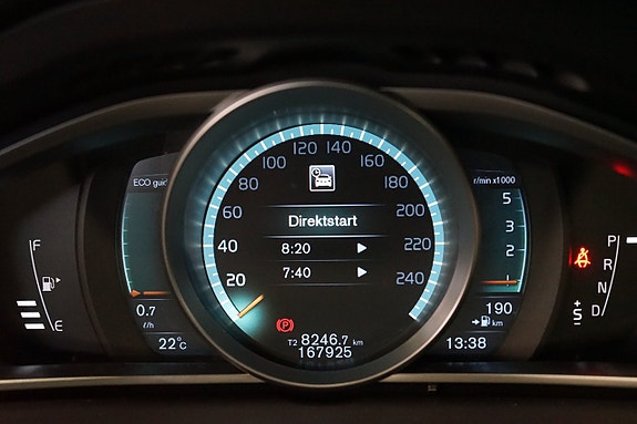 Volvo V40 Cross Country 11 of 16