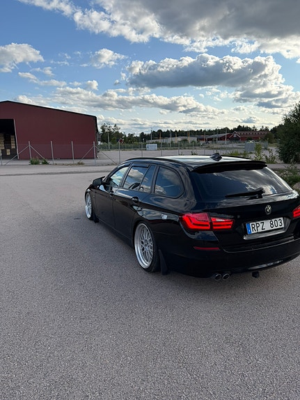 BMW 520d 4 of 6