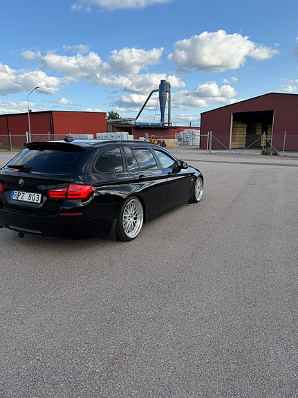 BMW 520d 3 of 6