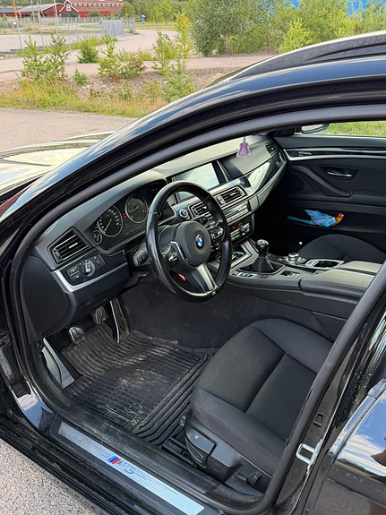 BMW 520d 5 of 6