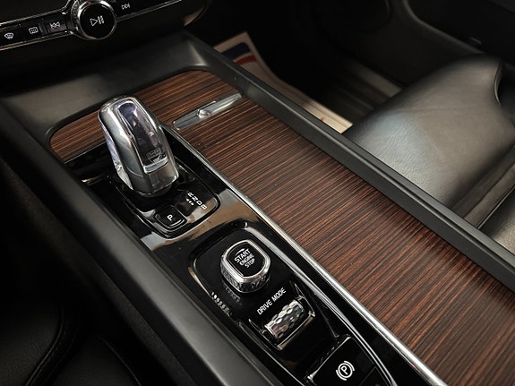 Volvo XC60 11 of 26