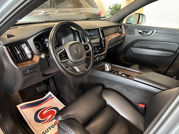 Volvo XC60 6 of 26