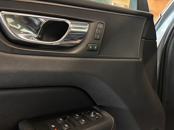 Volvo XC60 5 of 26
