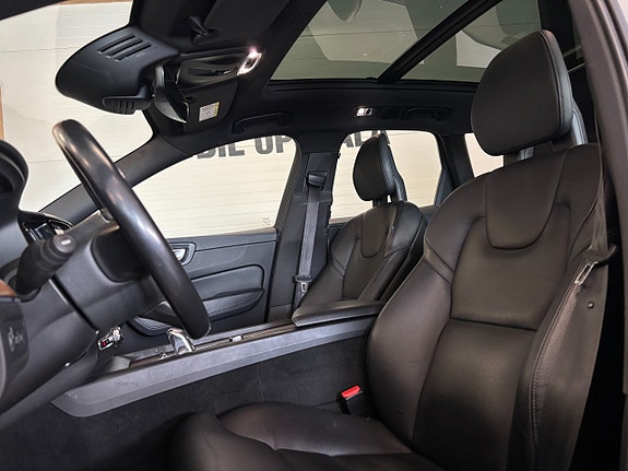 Volvo XC60 8 of 26