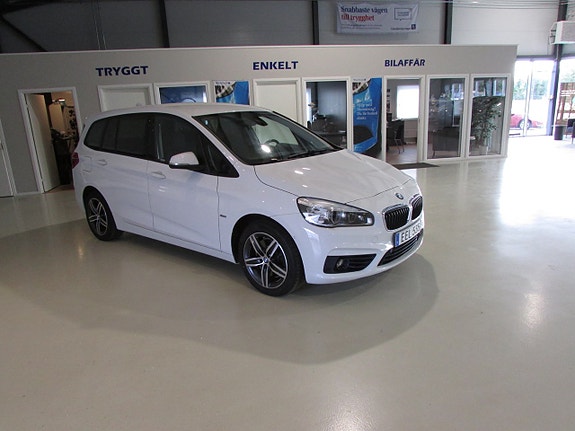 BMW 220d 3 of 21