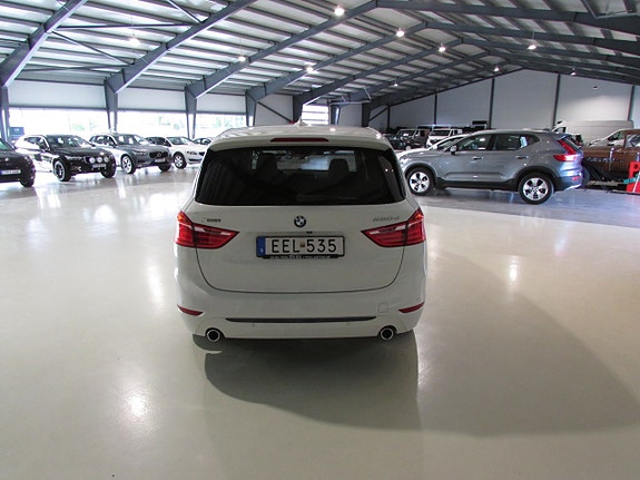 BMW 220d 6 of 21