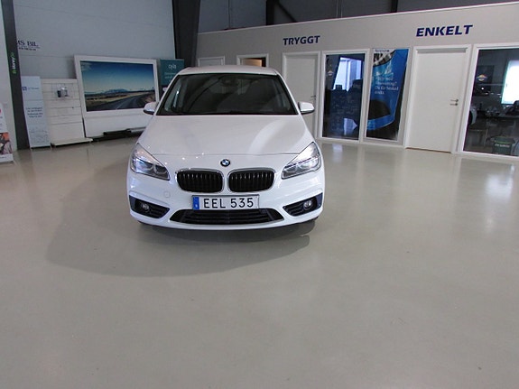BMW 220d 2 of 21