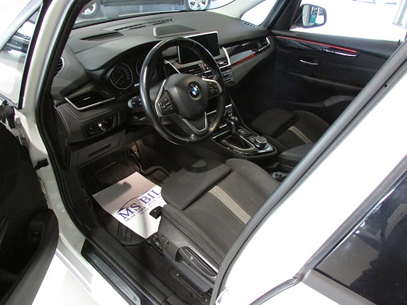 BMW 220d 9 of 21