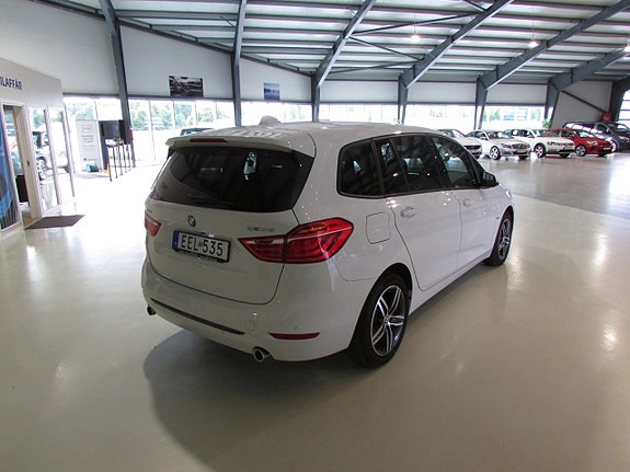 BMW 220d 5 of 21