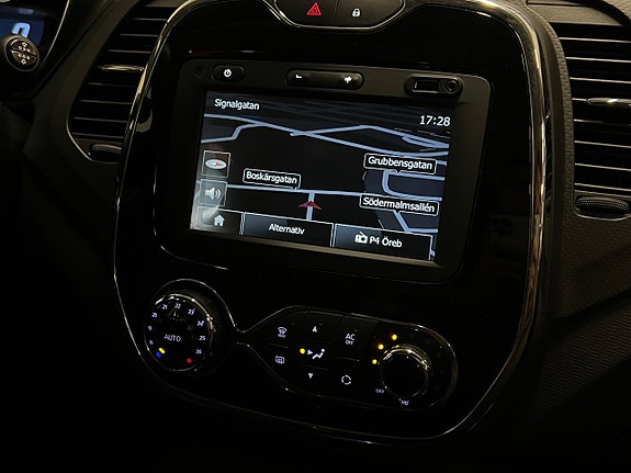 Renault Captur 24 of 26